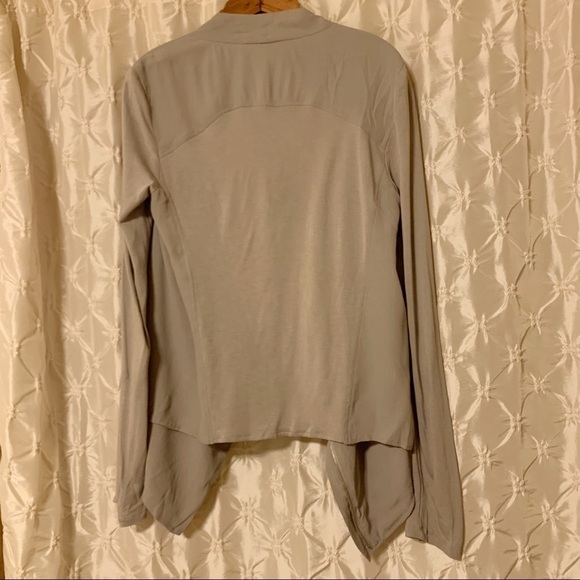 Babaton Gray Drape Front Asymmetrical Zip Lightweight Jacket - Picture 4 of 14
